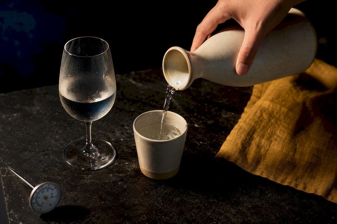 Sake Serviertemperatur: 8 japanische Stufen für Europa